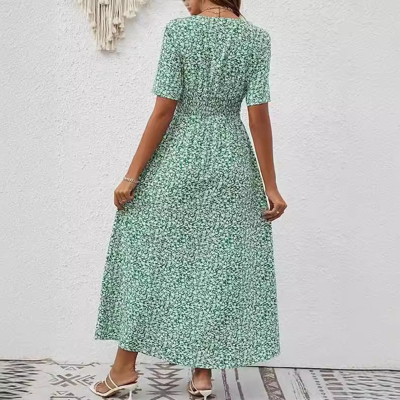 Elegantní šaty s výstřihem do V a rozparkem od Zarusova