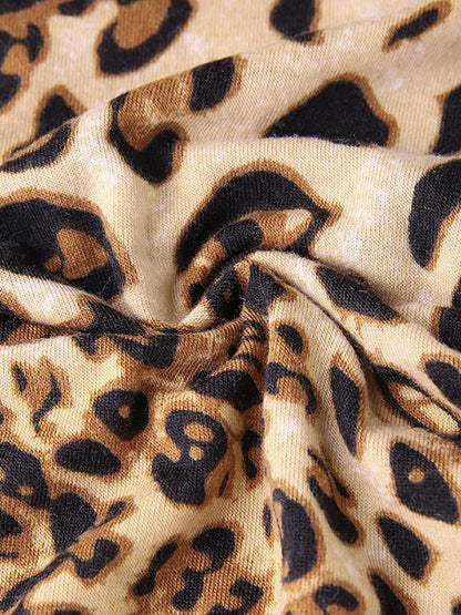 Top s leopardím potiskem a výstřihem do V od Zarusova