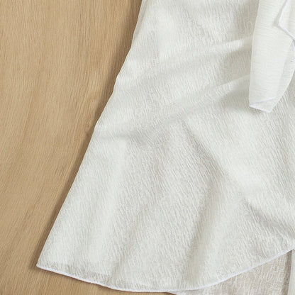 Elegantní bílý set bikin s rozděleným výstřihem od Zarusova