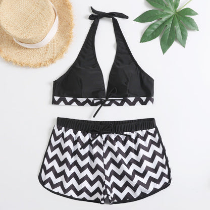 Elegantní bikinový set s kraťasy Zarusova a cikcakovým vzorem