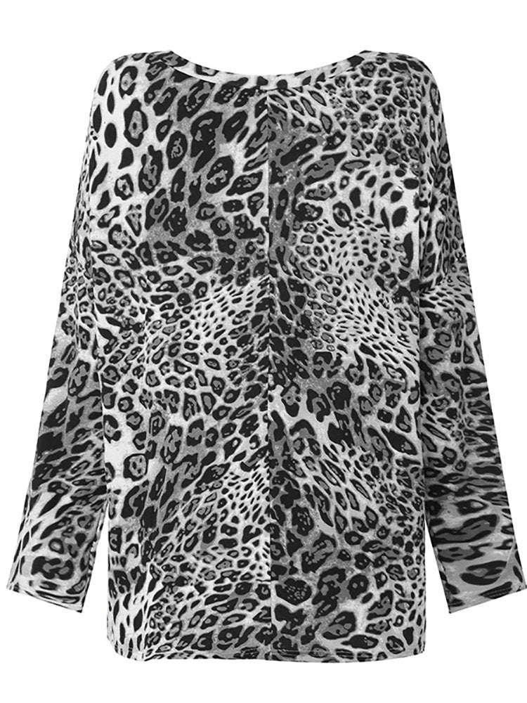 Top s leopardím potiskem a výstřihem do V od Zarusova