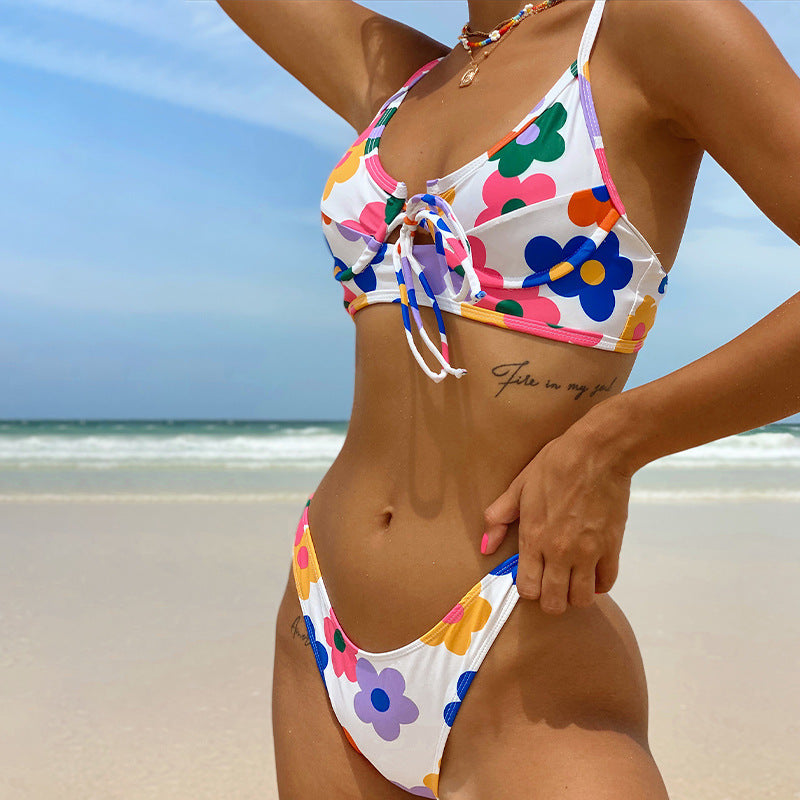 Bikiny s květinovým vzorem od Zarusova