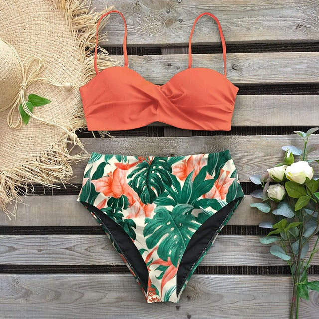 Bikiny s vysokým pasem a květinovým vzorem od Zarusova