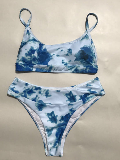 Bikiny s vysokým pasem a gradientním vzorem od Zarusova