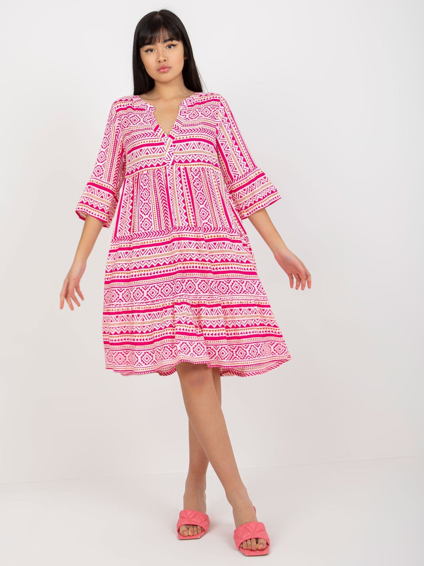 Letní šaty s výstřihem do V v boho stylu od Zarusova