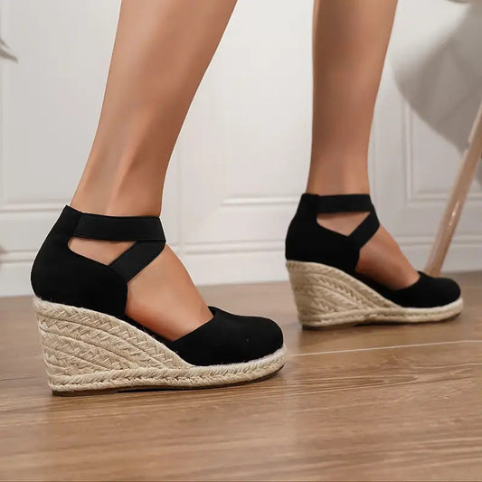 Elegantní sportovní sandály Zarusova pro větší děti