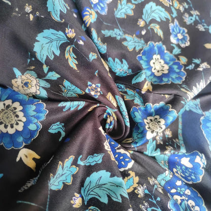 Minišaty Zarusova s květinovým vzorem a střapci v boho stylu