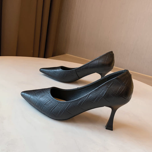 Elegantní špičaté podpatky z ovčí kůže od Zarusova
