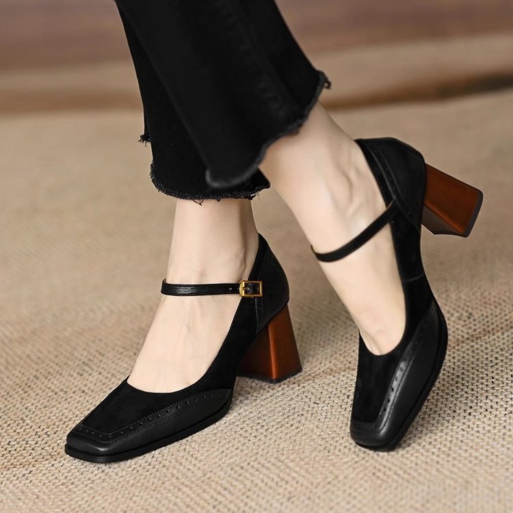 Elegant Zarusova Square Toe Chunky Heels