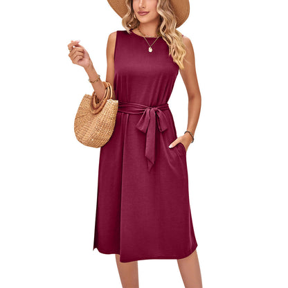 Elegantní midi šaty bez rukávů s páskem od Zarusova