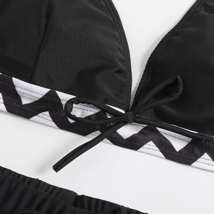 Elegantní bikinový set s kraťasy Zarusova a cikcakovým vzorem