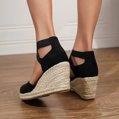 Elegantní sportovní sandály Zarusova pro větší děti