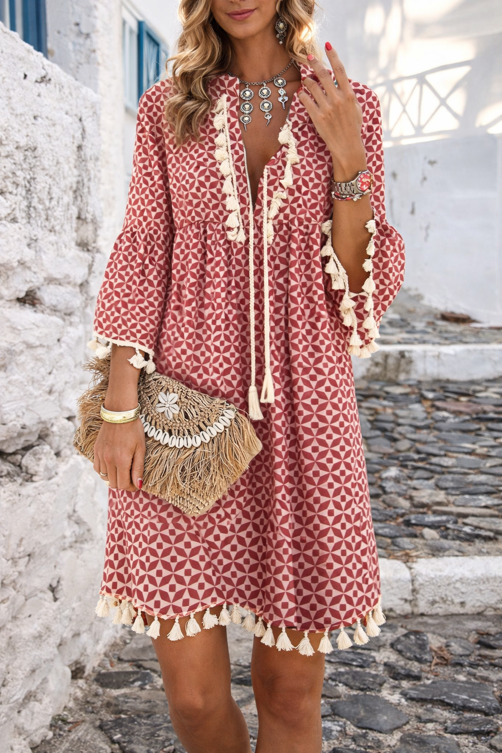 Boho šaty s výstřihem do V a střapci od Zarusova