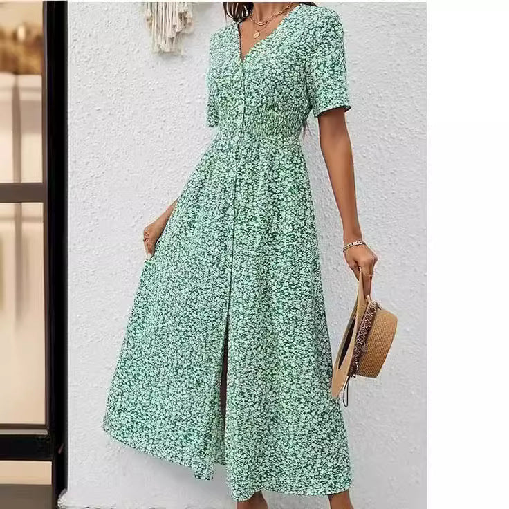 Elegantní šaty s výstřihem do V a rozparkem od Zarusova