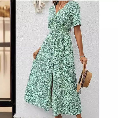 Elegantní šaty s výstřihem do V a rozparkem od Zarusova
