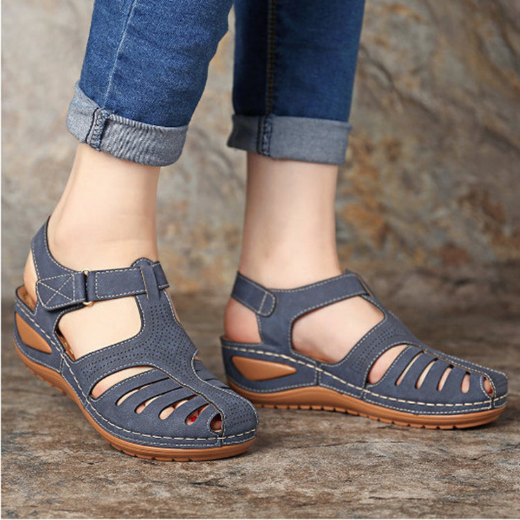 Chic Comfort Zarusova Everyday Wedge Sandals